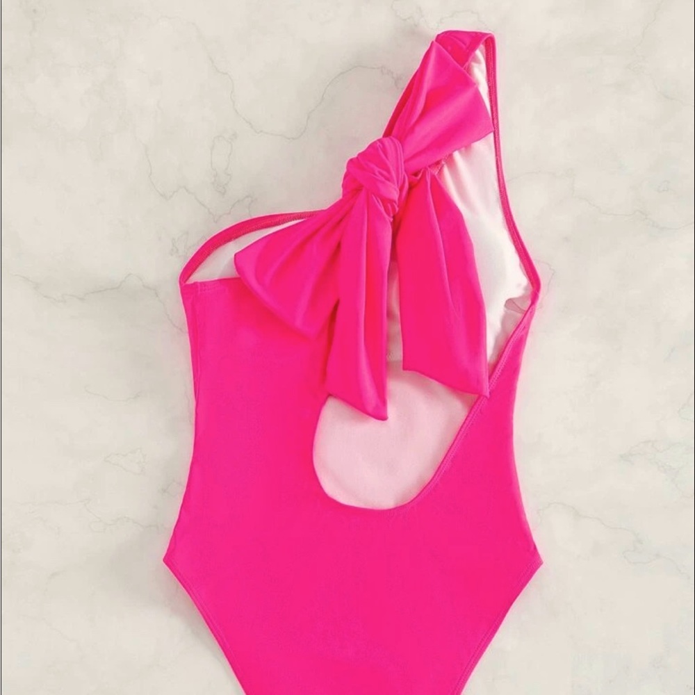 Hot pink , One shoulder , one piece bathing suit!
